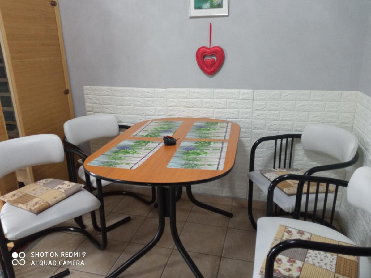 Chill Hill Apartment Egerszalok Ngoại thất bức ảnh